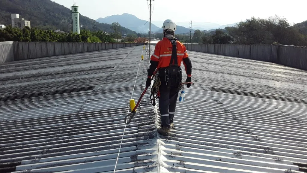 Categoria instalacao de linhas de vida de Alto Nivel Alpinismo